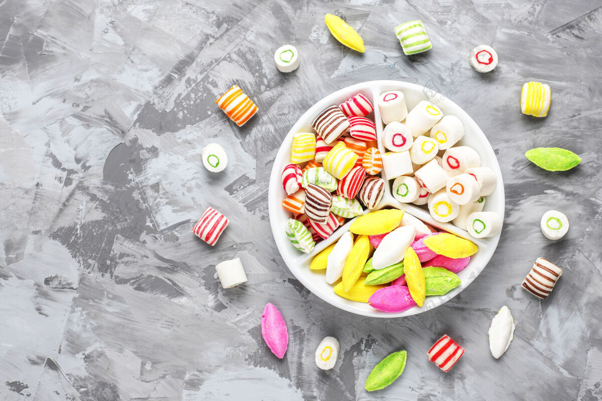 儿童聚会五颜六色的糖果 果冻和果酱 不健康的糖果糖小熊软糖零食