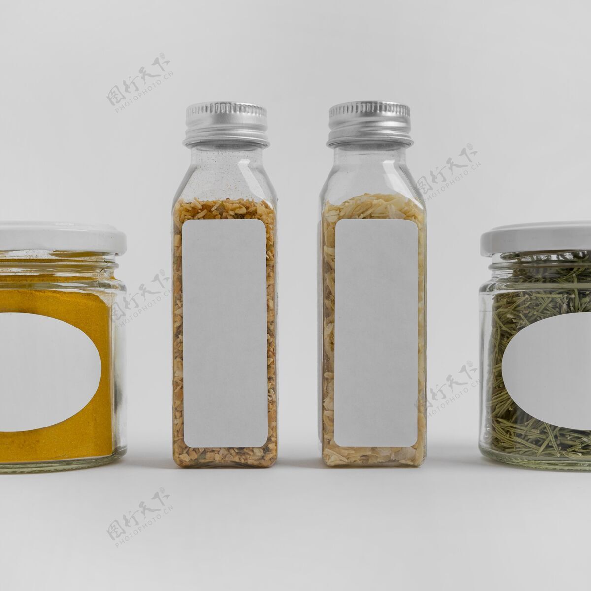 自然香料与标签实物模型的安排组成有机食品