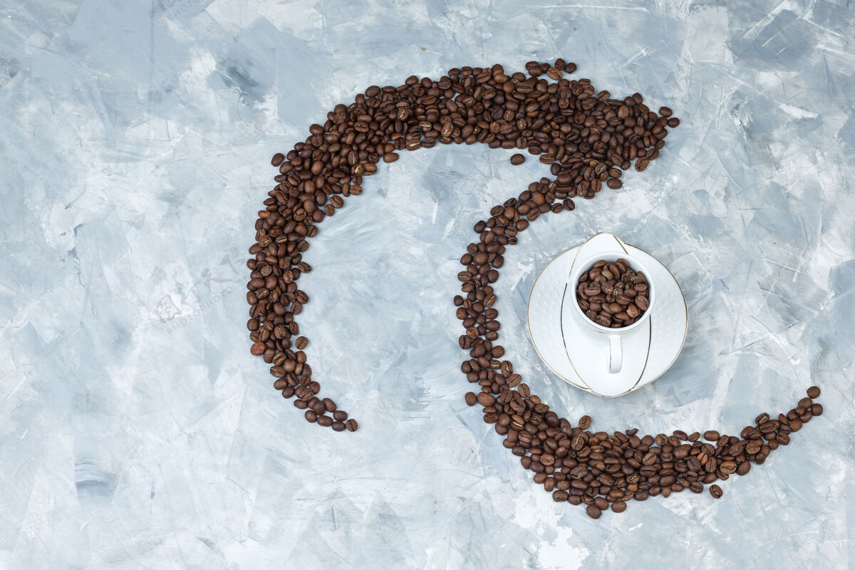 豆类顶视图咖啡豆在杯灰石膏背景水平阿拉伯语浓缩咖啡石膏