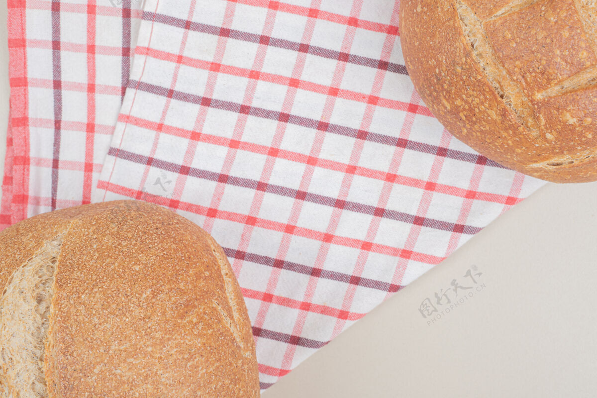 食物桌布上的圆面包新鲜的圆的面包房