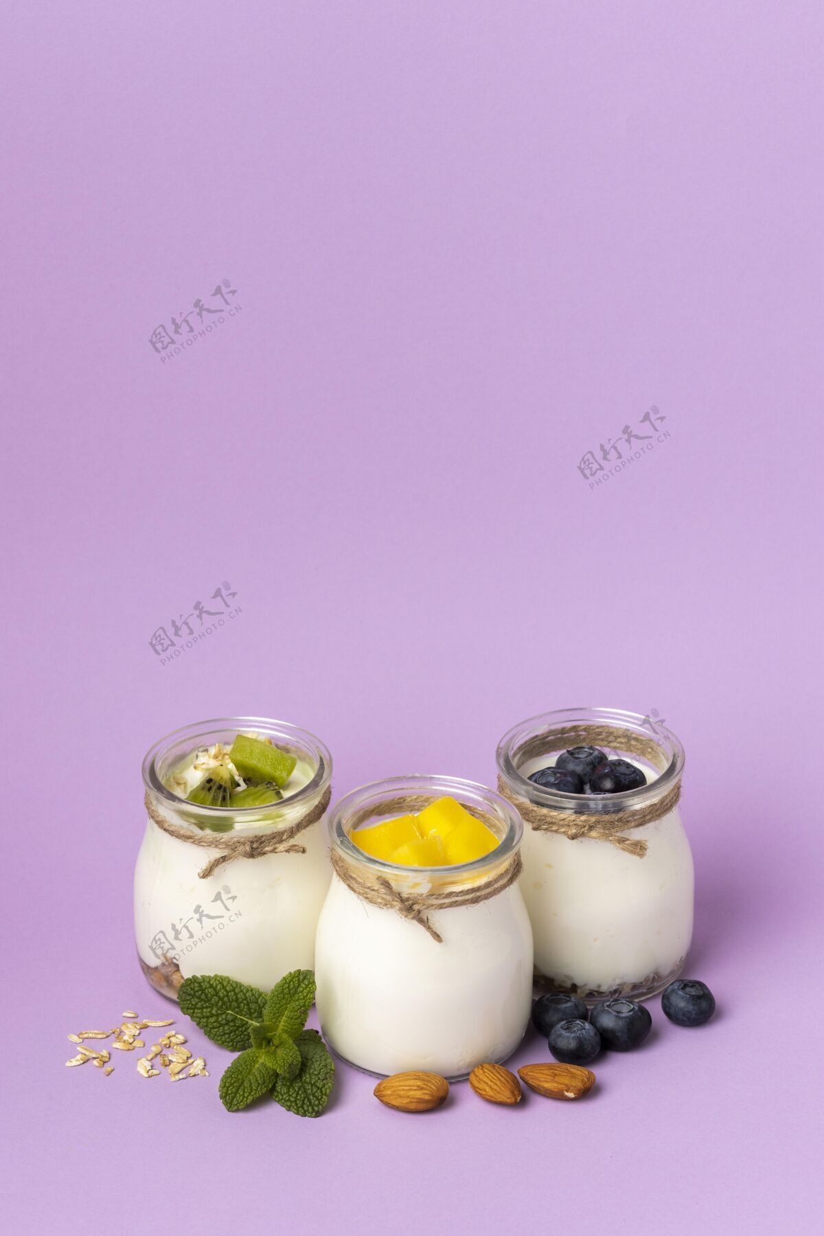 酸奶用酸奶组成美味的早餐有机健康美味
