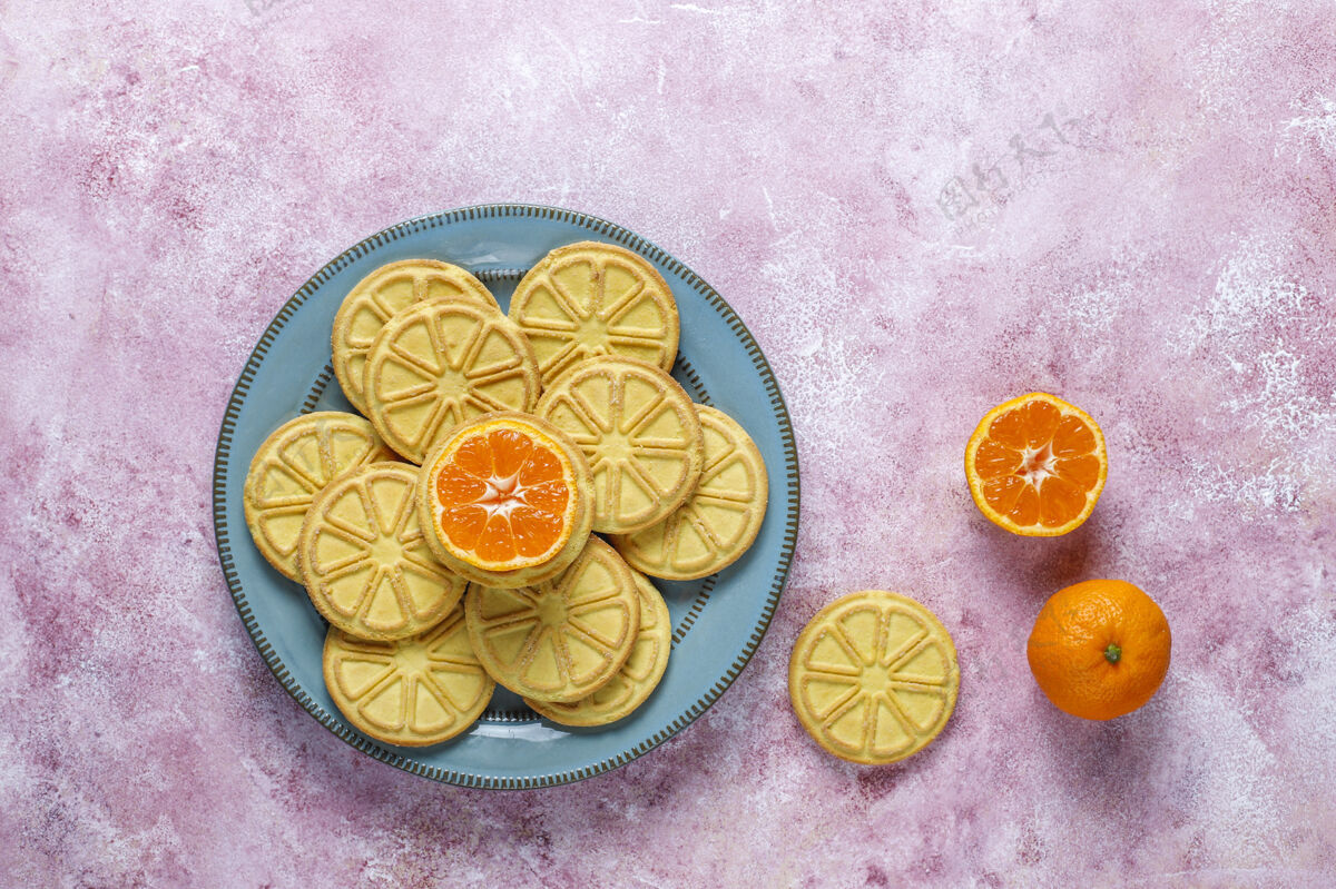 食品柑橘片形状的美味饼干柑橘顶部视图传统